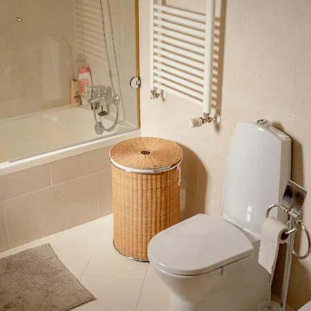 Ocean & Me - With Pool In Santa Cruz * A dos Cunhados