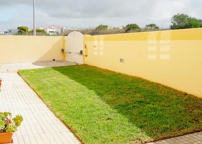 Ocean & Me - With Pool In Santa Cruz Aldeia dos Cunhados